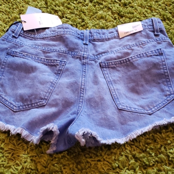 Forever 21 shorts - Picture 2 of 4